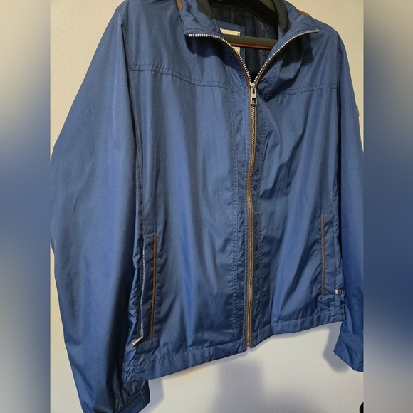 BUGATTI Lightweight Blue Waterproof Jacket. Size 46R - Picture 2 of 16